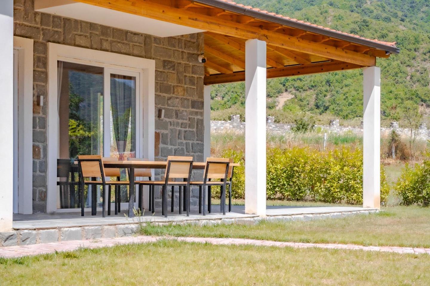 Villa Bujtina Lumo & Pool Përmet Exterior foto